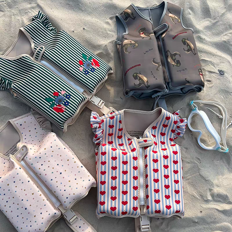 4 gilets de flottaison petit moussaillon
